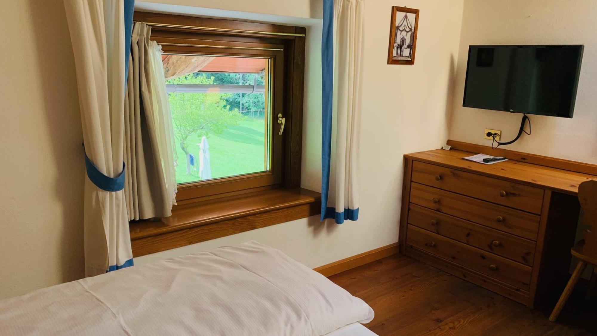 Baita Fraina Cortina dʼAmpezzo Exteriör bild