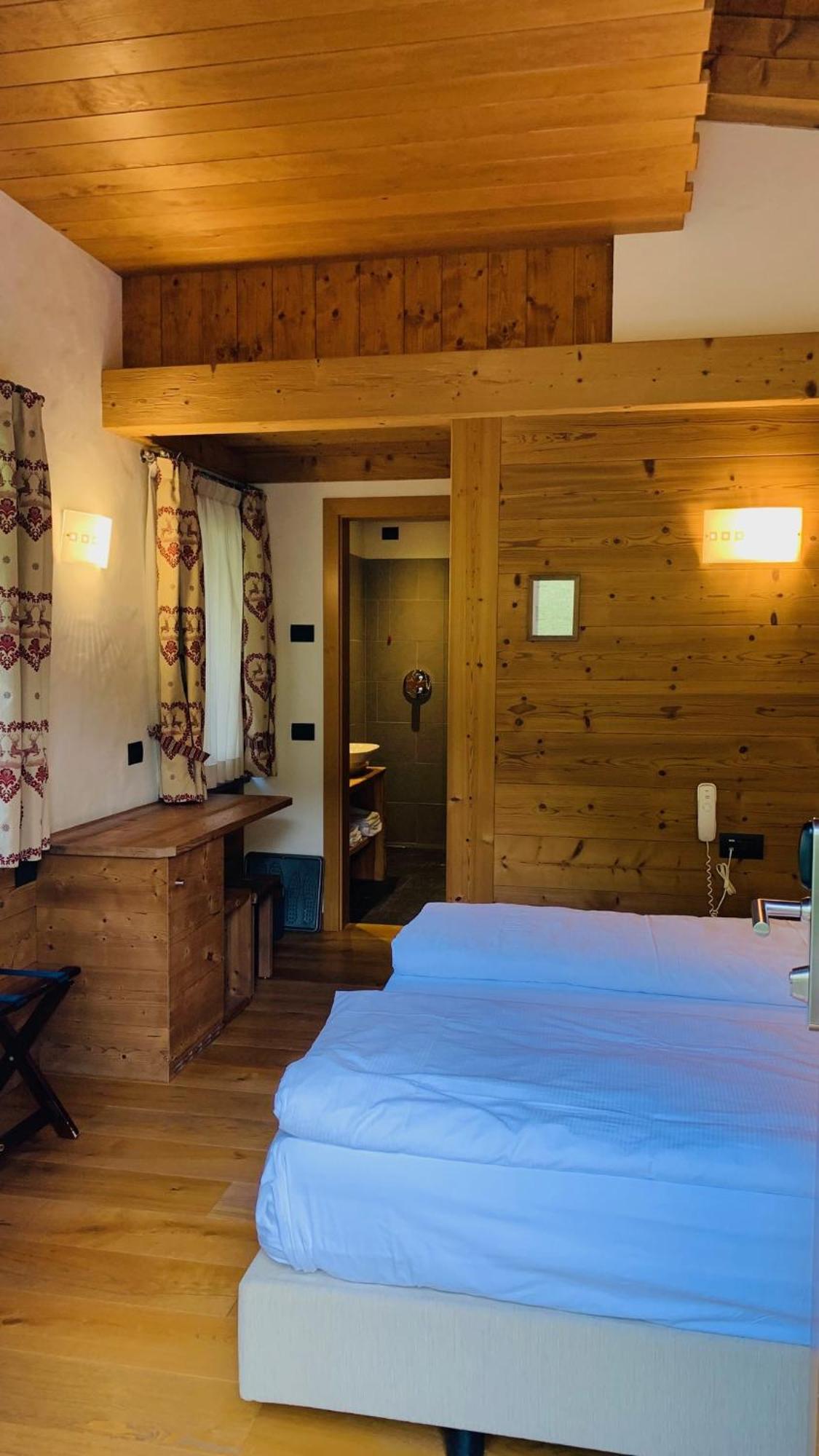 Baita Fraina Cortina dʼAmpezzo Exteriör bild