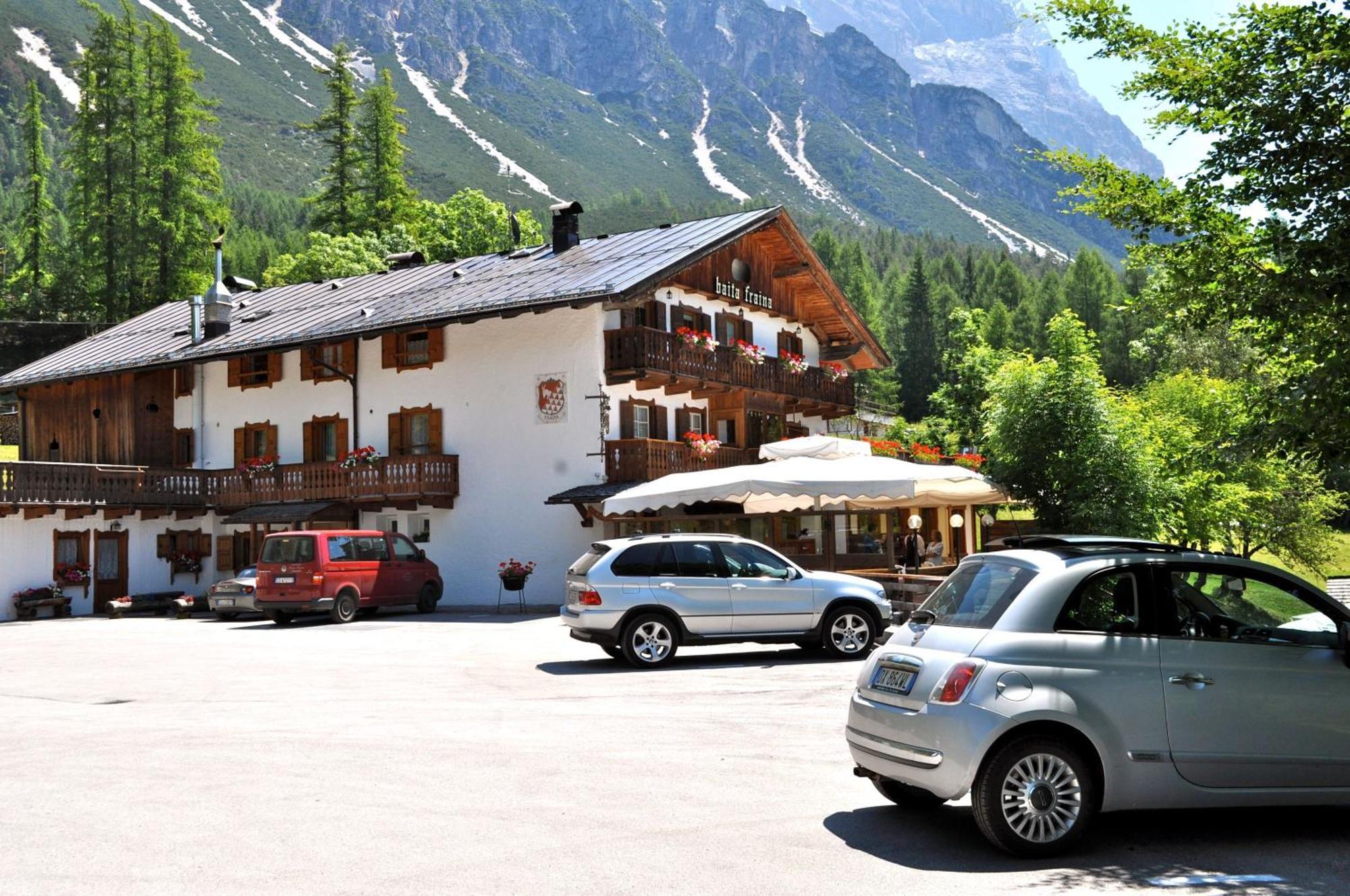 Baita Fraina Cortina dʼAmpezzo Exteriör bild