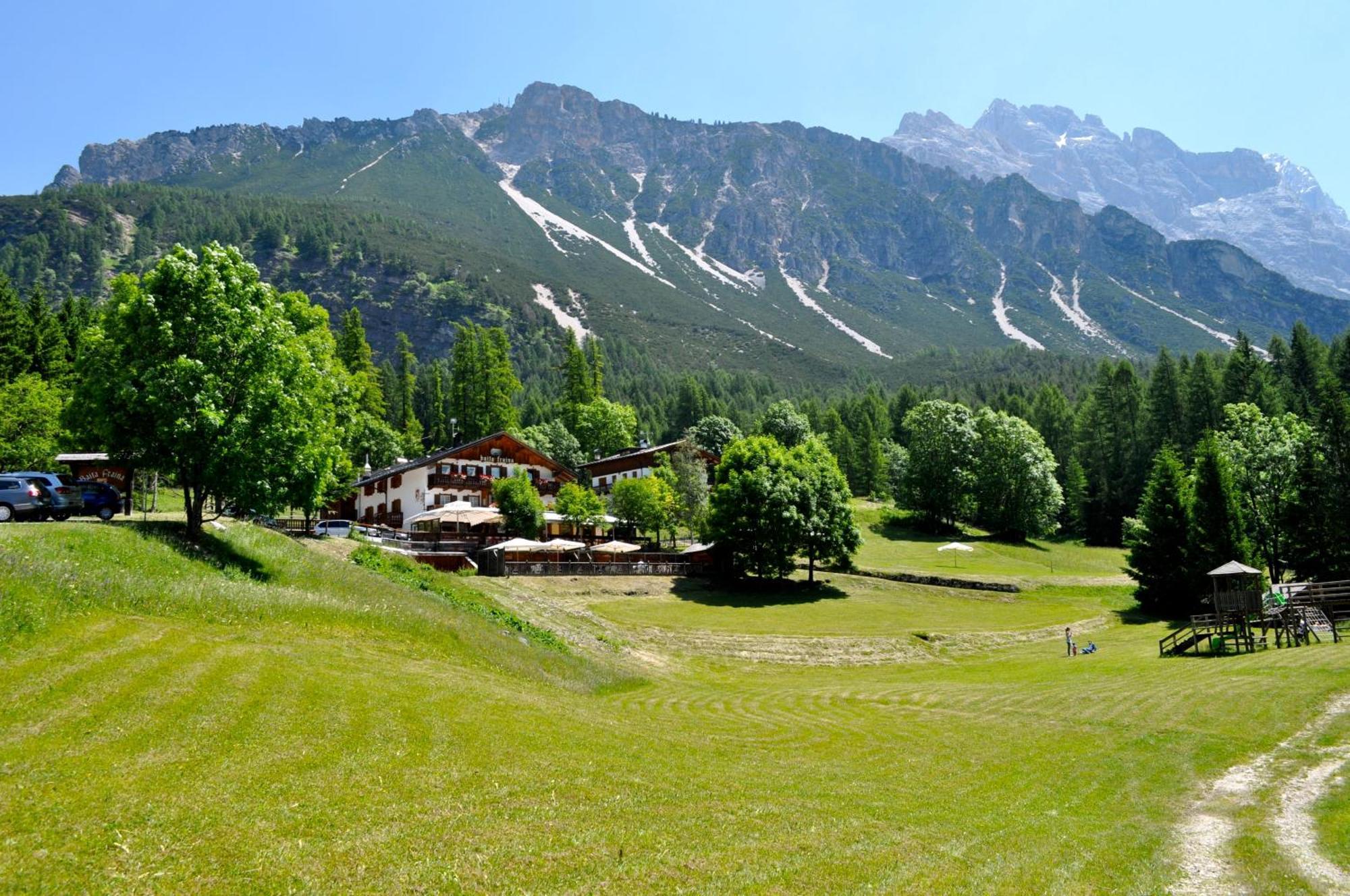 Baita Fraina Cortina dʼAmpezzo Exteriör bild