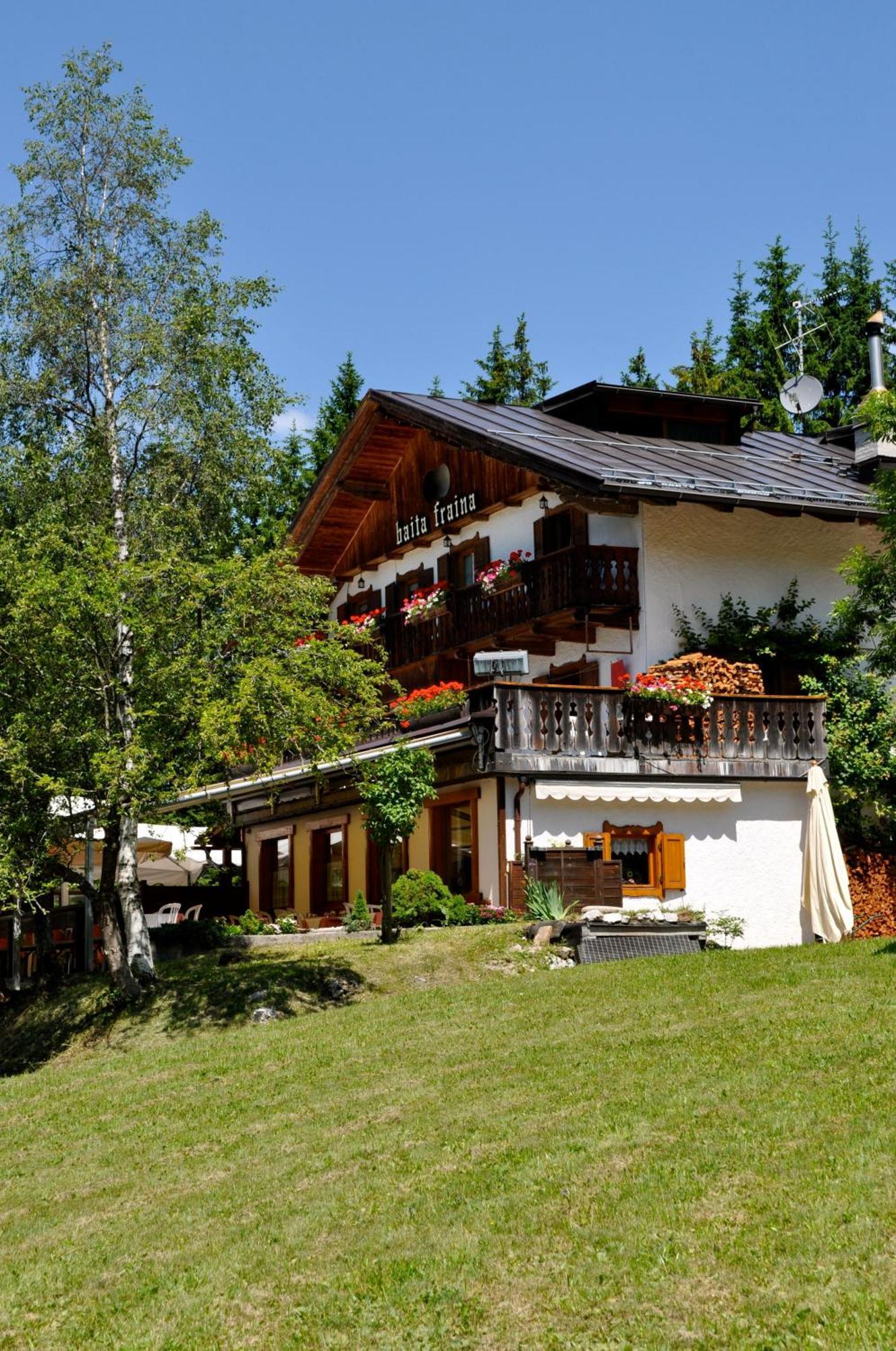 Baita Fraina Cortina dʼAmpezzo Exteriör bild