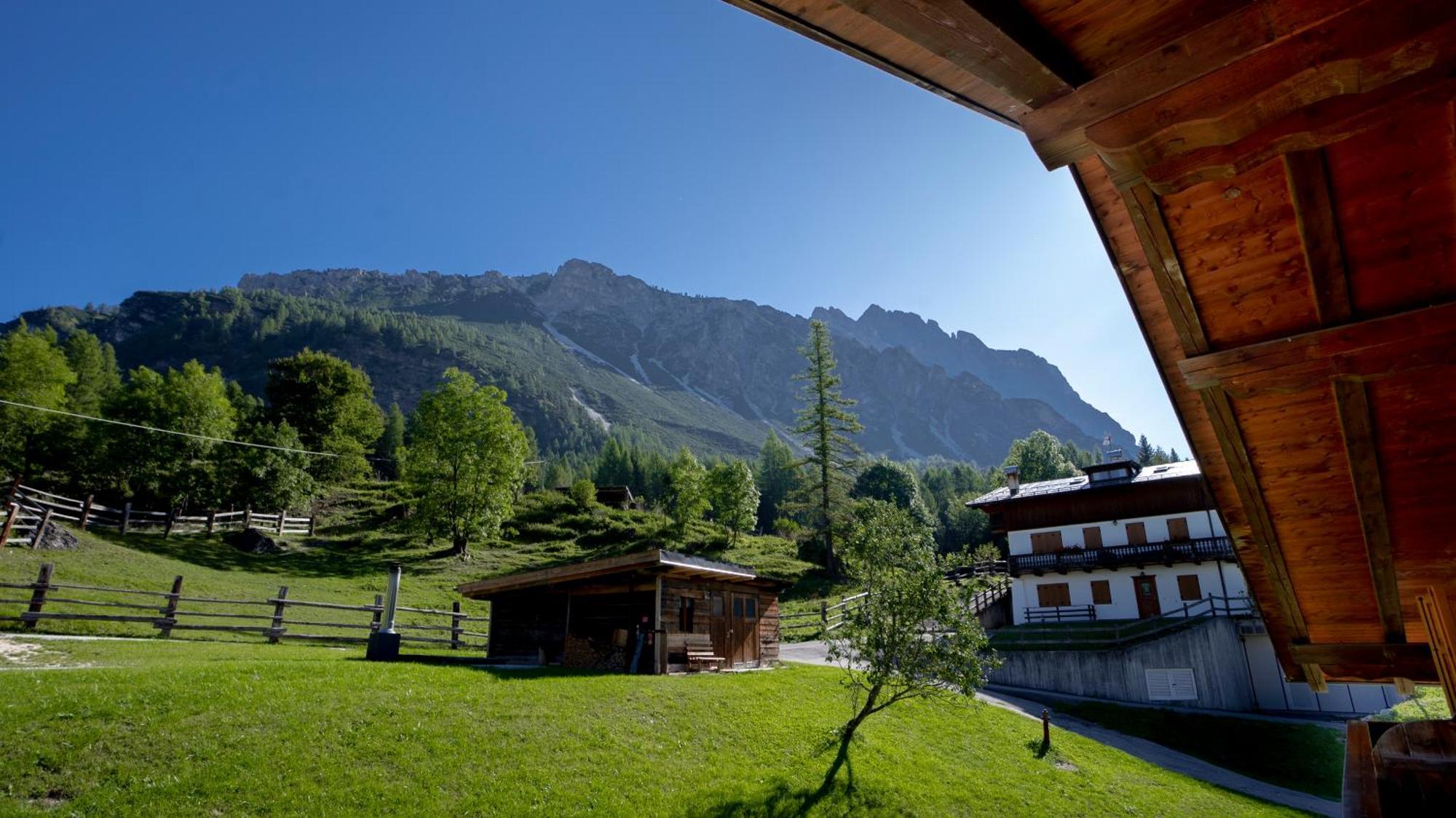 Baita Fraina Cortina dʼAmpezzo Exteriör bild
