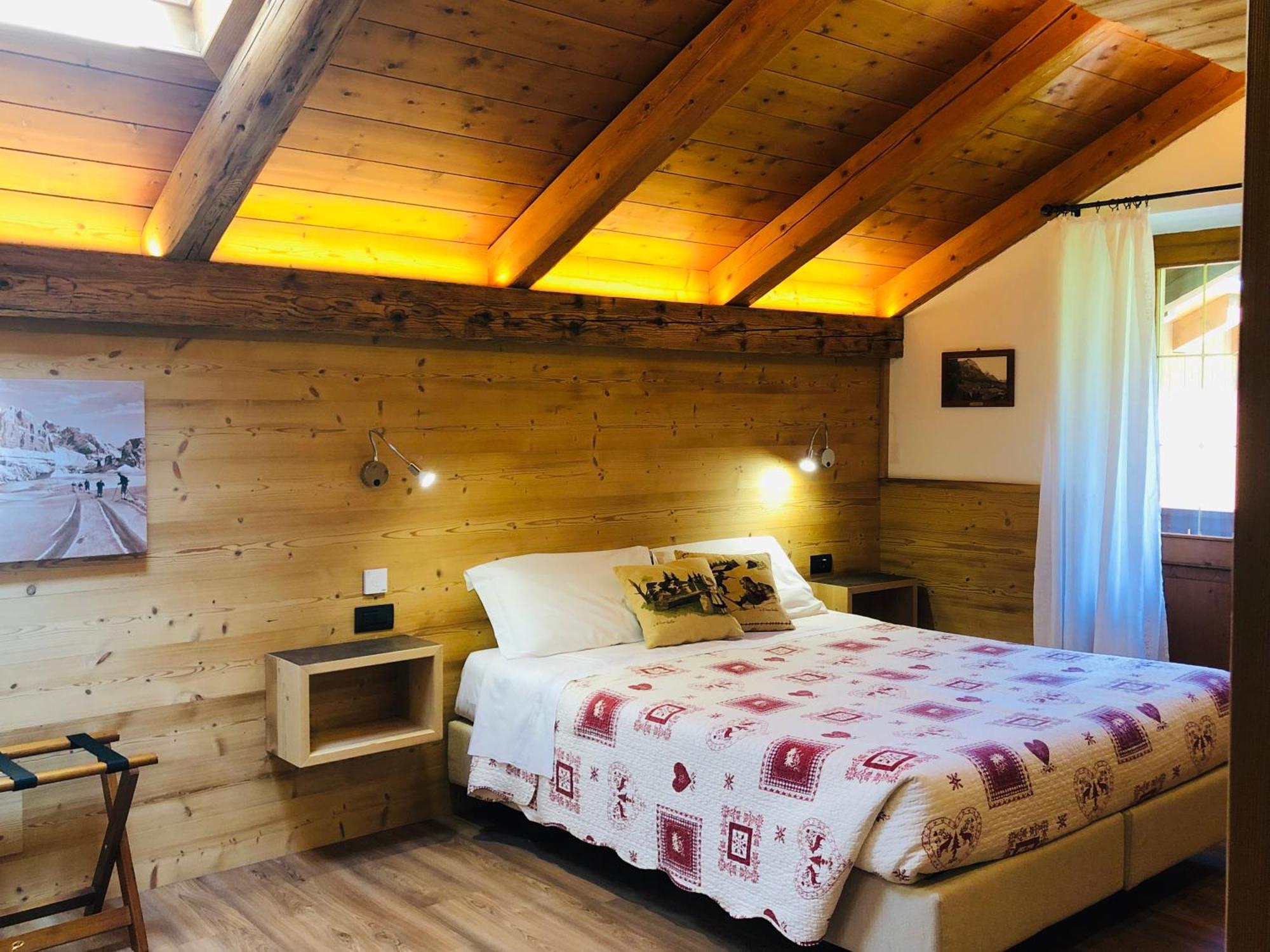Baita Fraina Cortina dʼAmpezzo Exteriör bild
